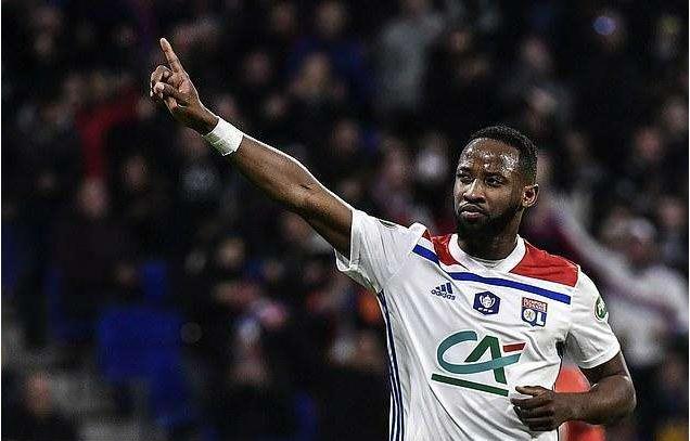  里昂核心球员拒绝续约，冬窗或转投英超  